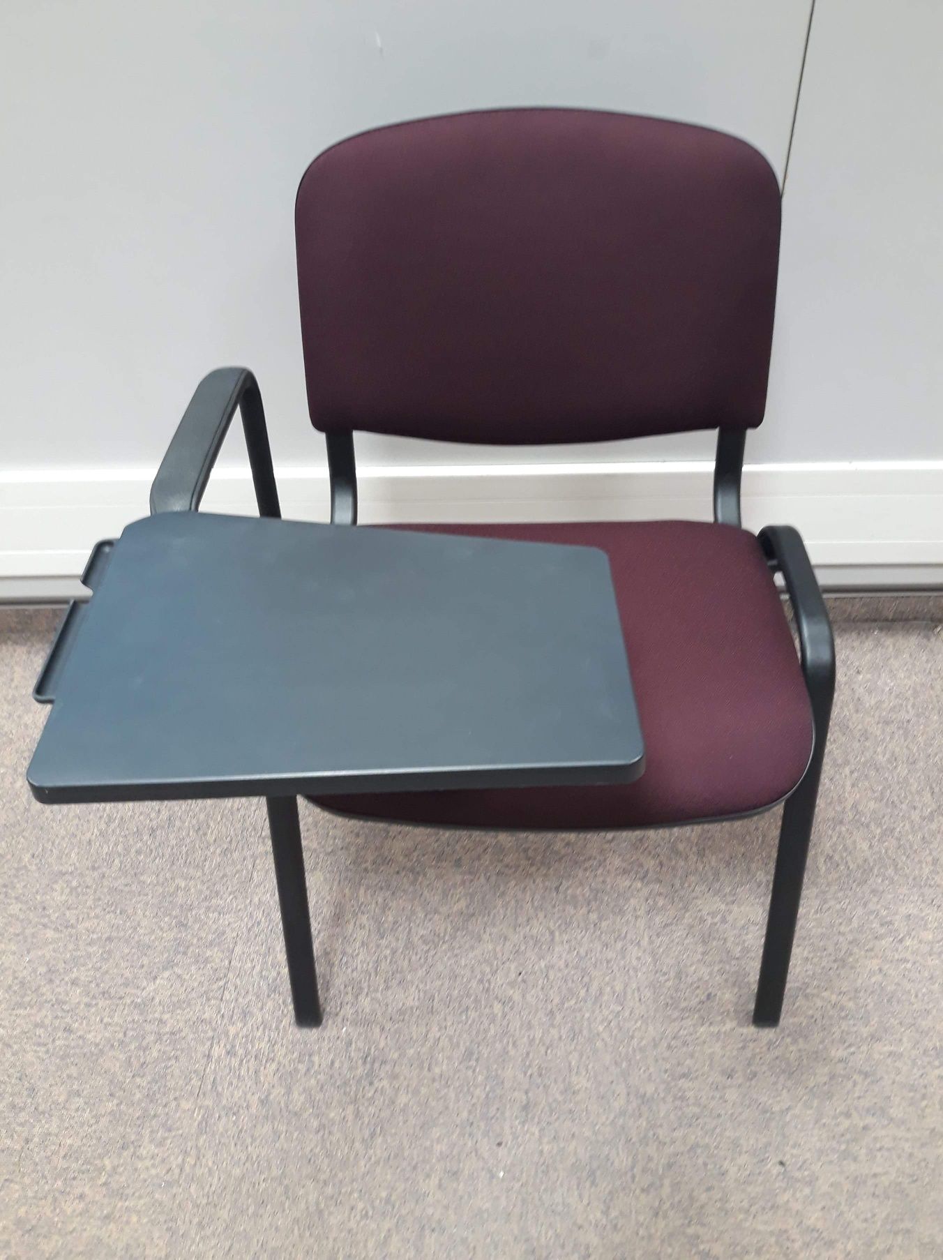 Krzesło z pulpitem, rozkładanym stolikiem, krzesło konferencyjne