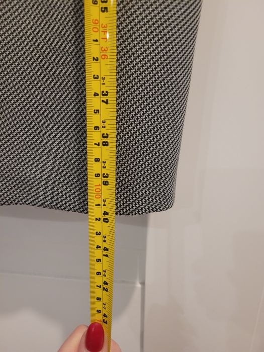 Sukienka z baskinką