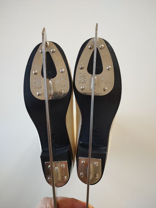 Łyżwy figurowe 32 białe skórzane dziecięce