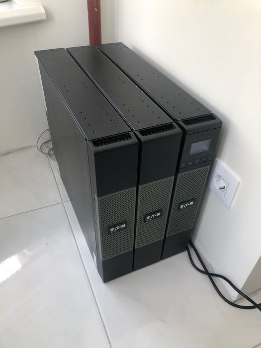інвертор-бесперебійник Eaton 5px 1500l з двума доп.блоками батарей