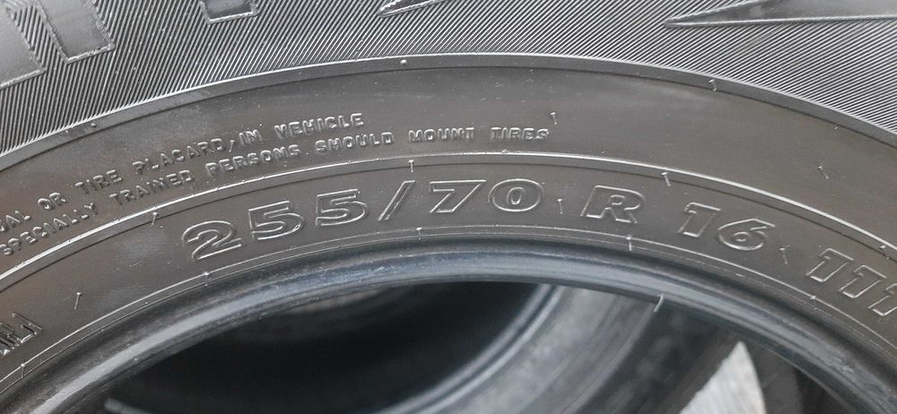 Продам шини Nokian WR 255/70 R16 зима