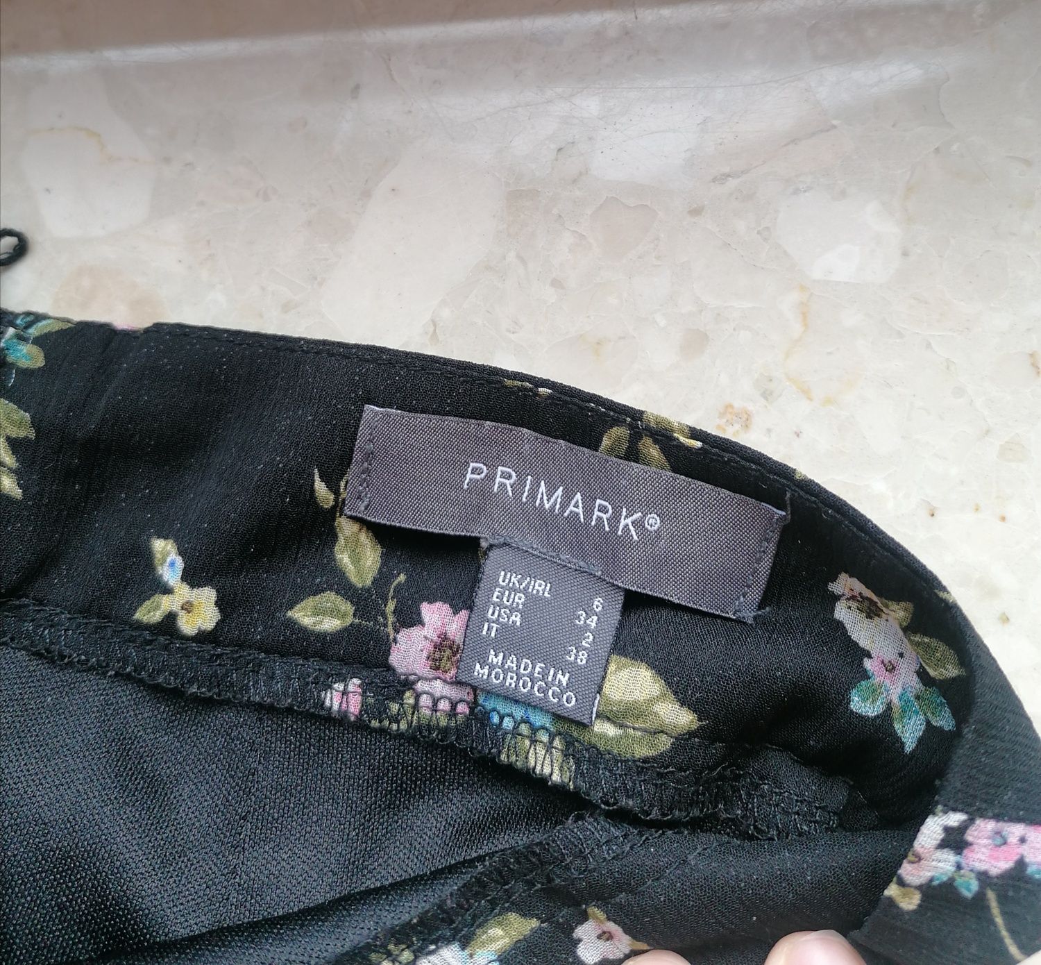 Spódnica w kwiaty z falbanka Primark asymetryczna