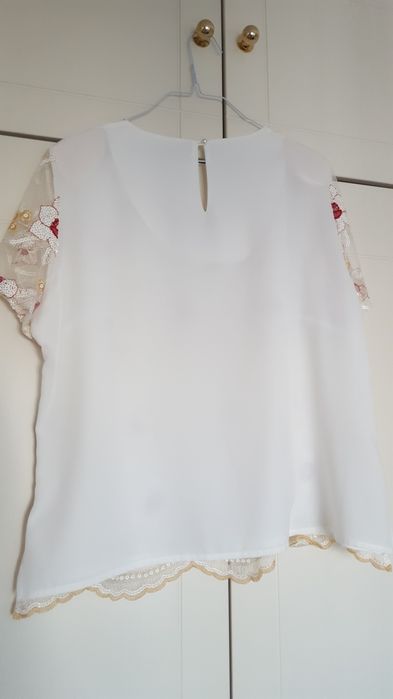 Blusa Flores Lantejoulas NOVA Tam L