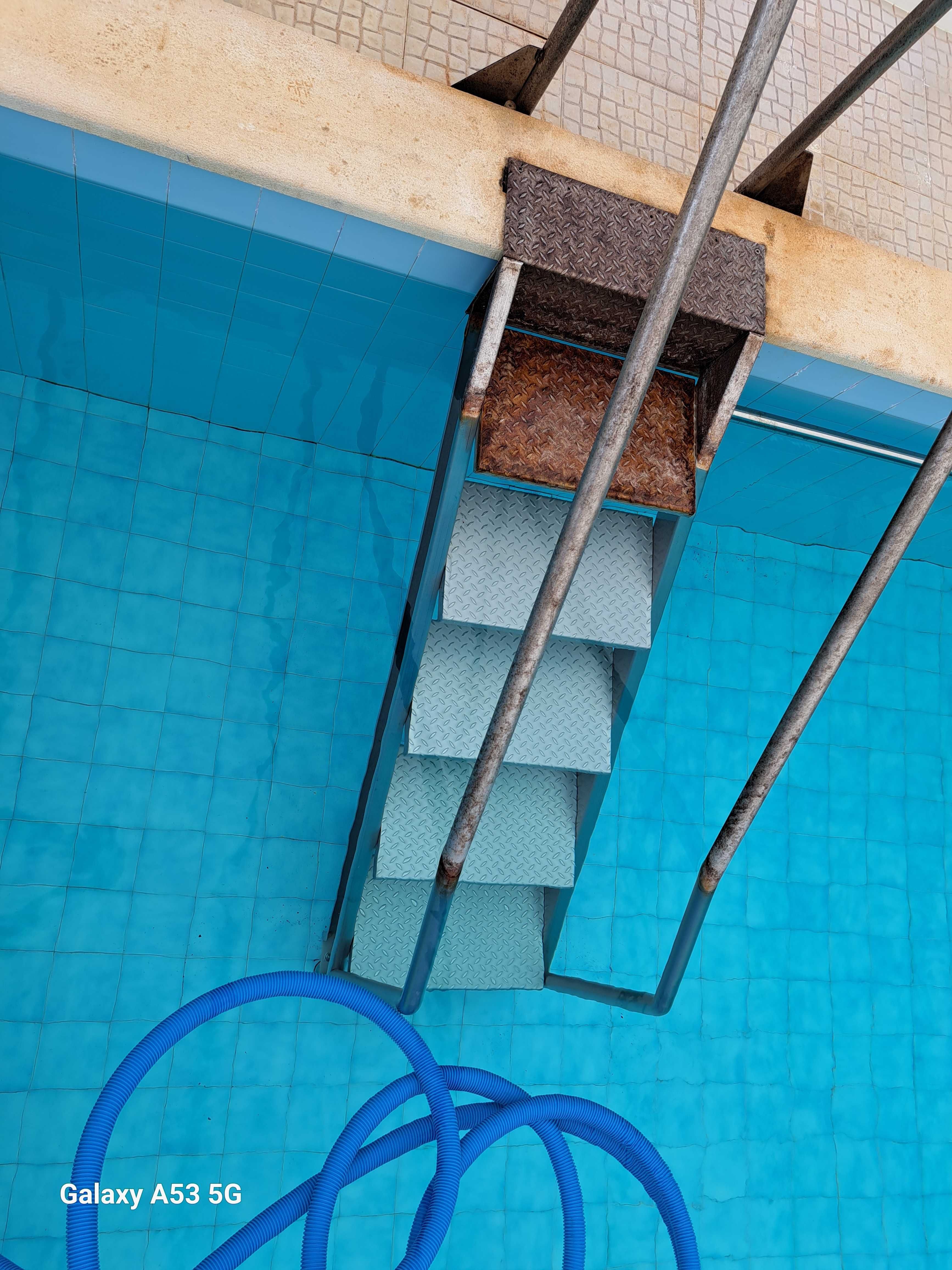 para acesso seguro e fácil da piscina