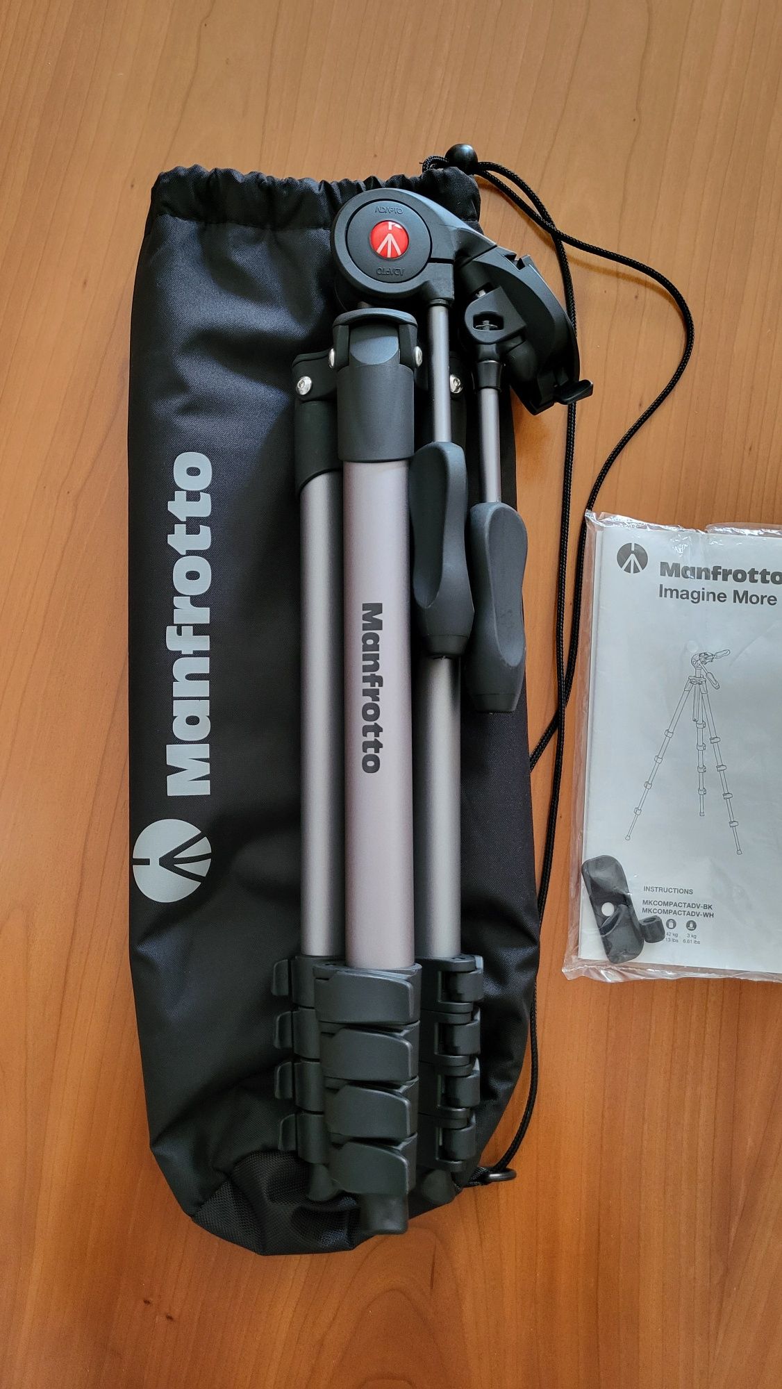 Tripé MANFROTTO Compact Advanced (como novo)