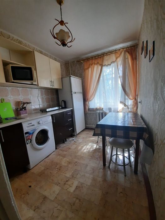 Здам 2 кімнатну квартиру на  3-4 місяці