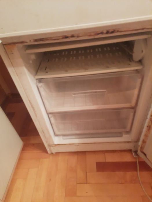 Холодильник indesit