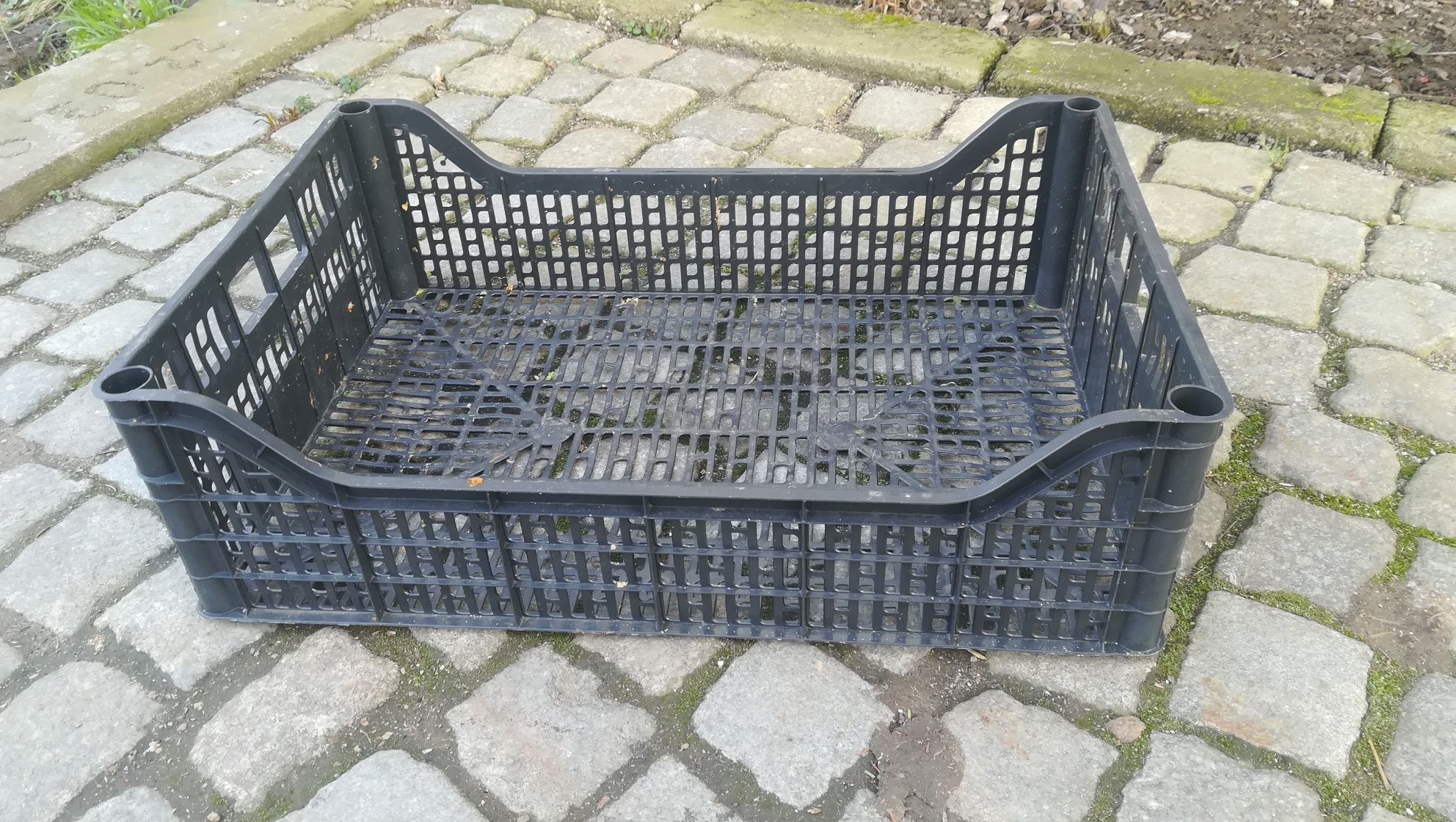 Skrzynki plastikowe 60 x 40 x 20