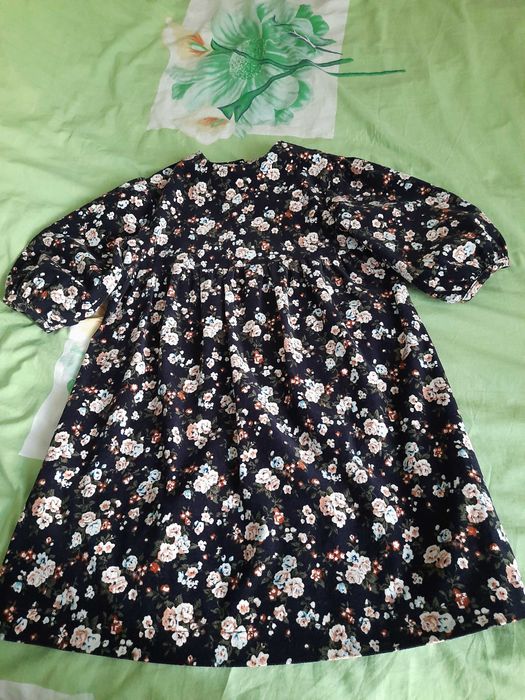 нарядное платье Zara на паетках и утепленные платья для девочек