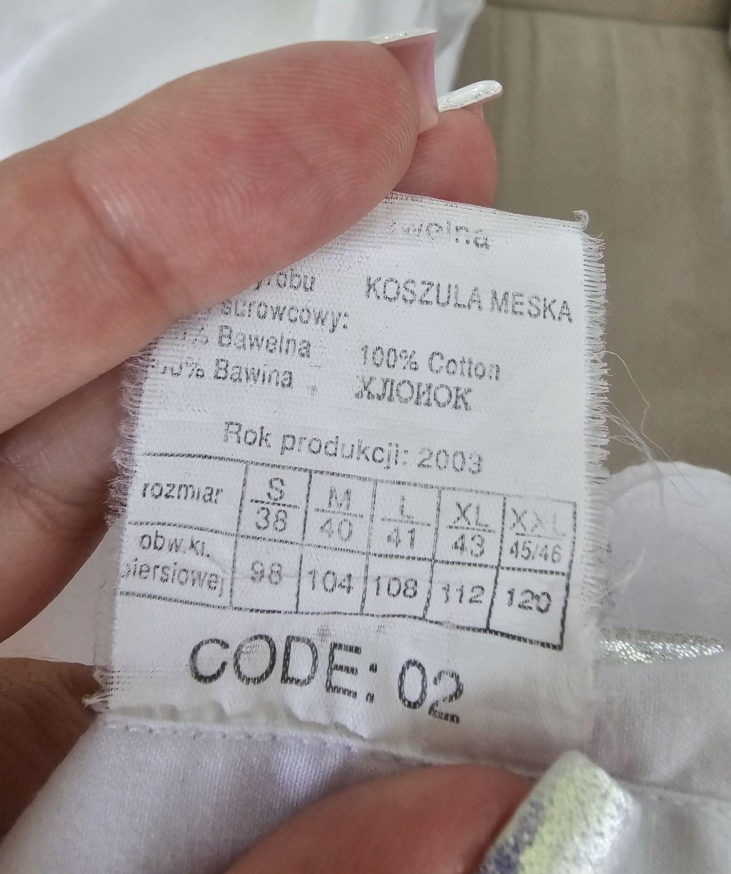 Biała koszula męska bawełniana z czarnym wzorem nadrukiem
