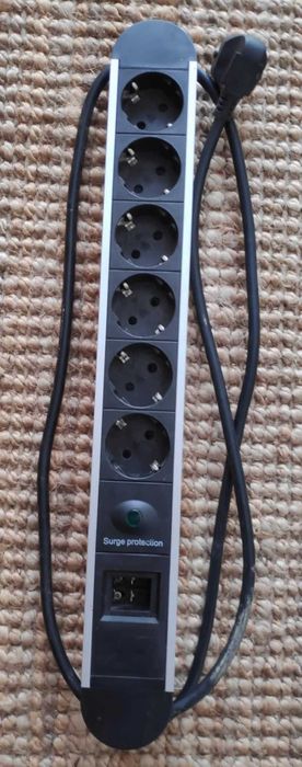 Extensão de tomadas em aluminio.