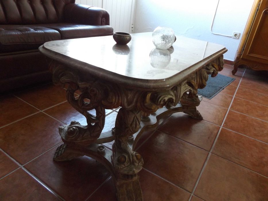 antiguidade mesinha baixa