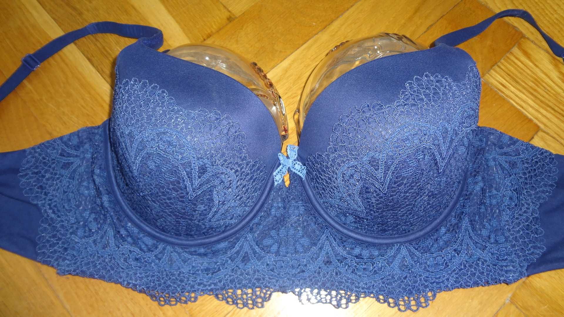 Biustonosz, braletka Victoria's Secret 85C/38C