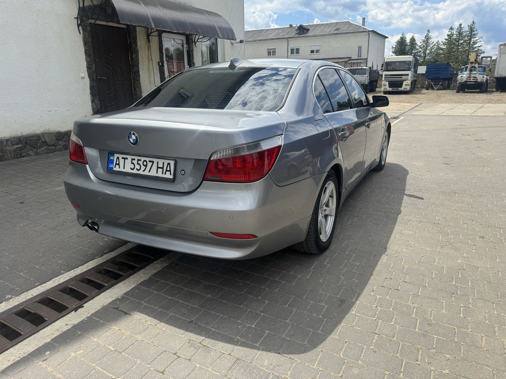 Бмв е60 2004 року газ бензин деталі за телефоном