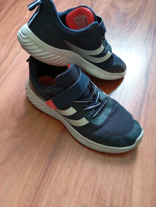 Кросівки Venice чудовий стан р.38 устілка 24,5 см