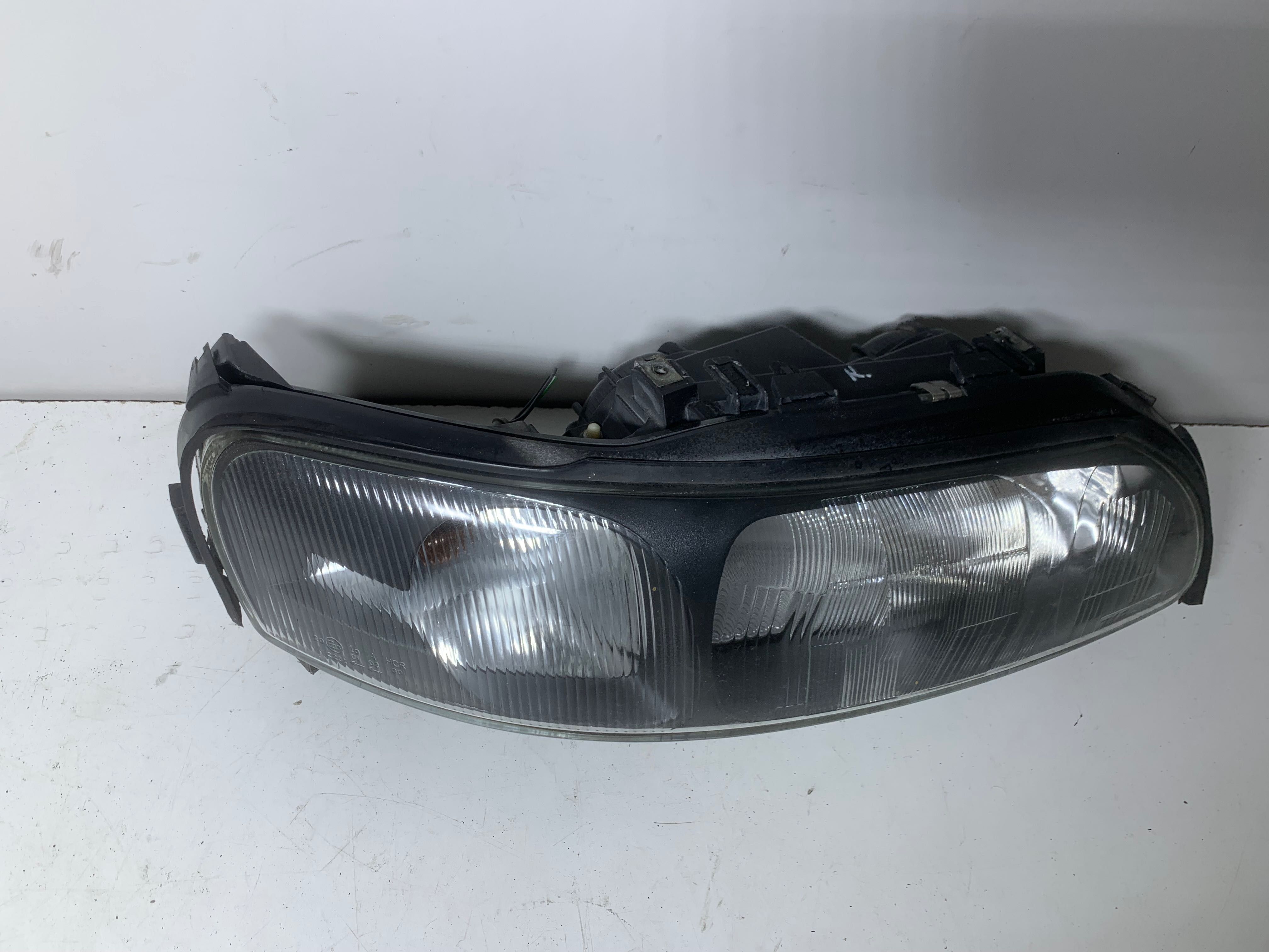 Lampa Prawa PRZÓD Europa V70 II XC70 II