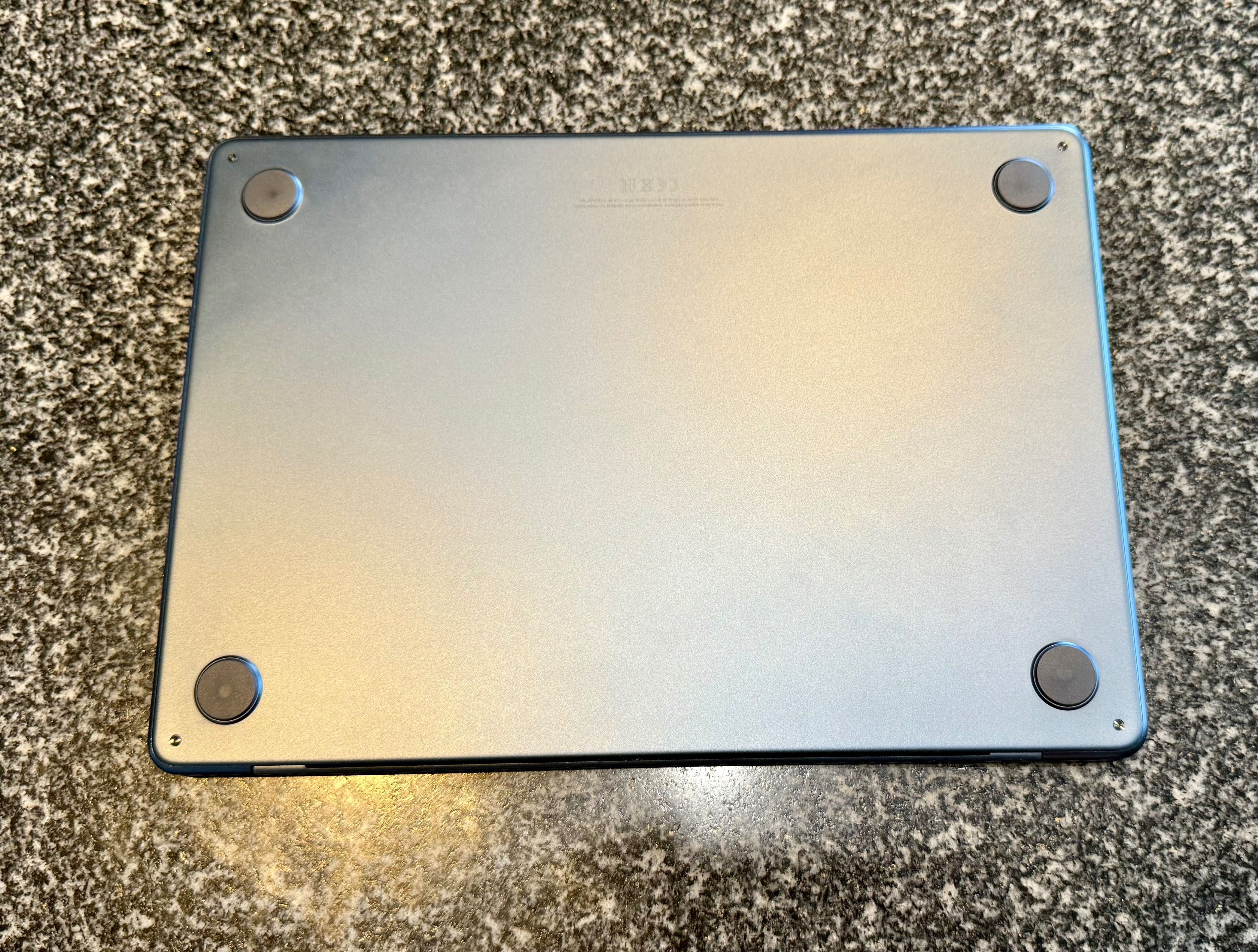 MacBook Air M2 16GB / 256GB com garantia - Como NOVO