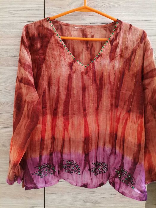 Cieniutka, przewiewna z długim rękawem  bluzka damska