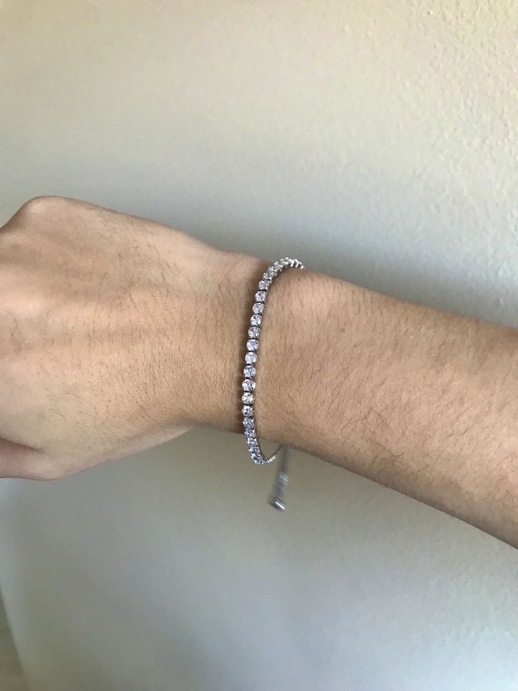 Pulseira com brilhantes prateados