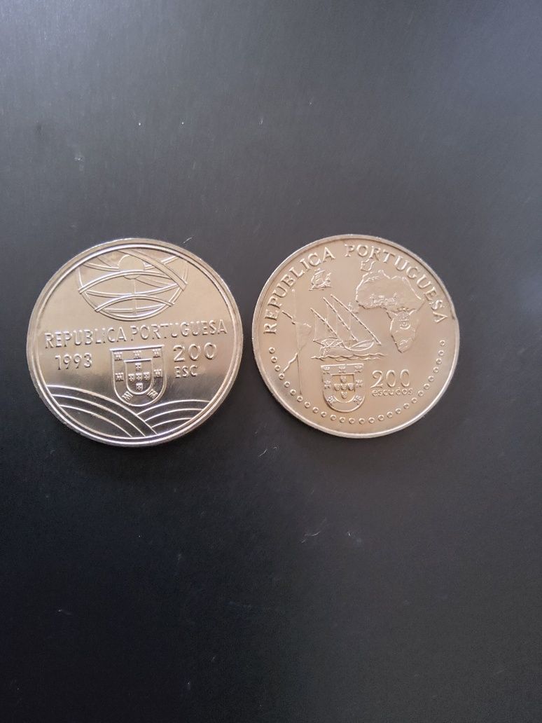 2 moedas de 200 escudos