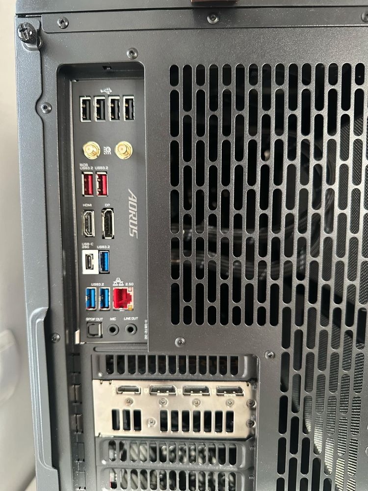 Komputer-RTX 4070-i9-32GB DDR5-2TB M.2