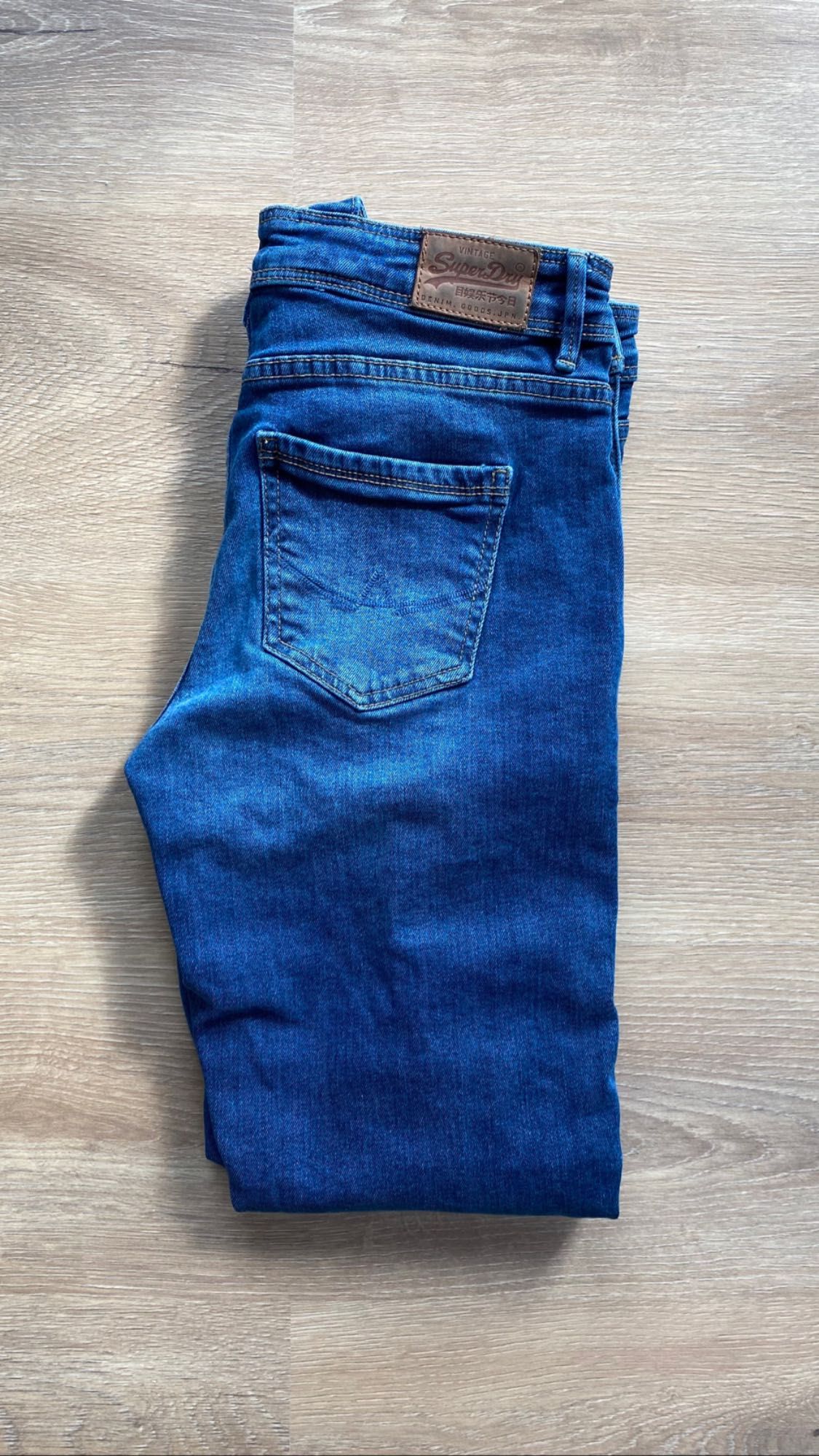 Ogrodniczki jeansowe na szelkach Superdry S 36 niebieskie ciemne