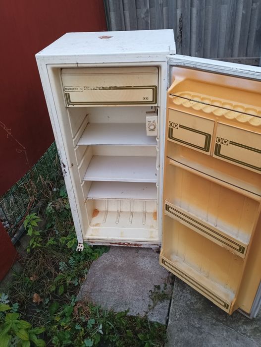 Холодильник не работает.