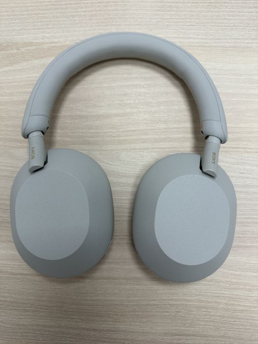 Auscultadores com cancelamento de ruído sem fios WH-1000XM5