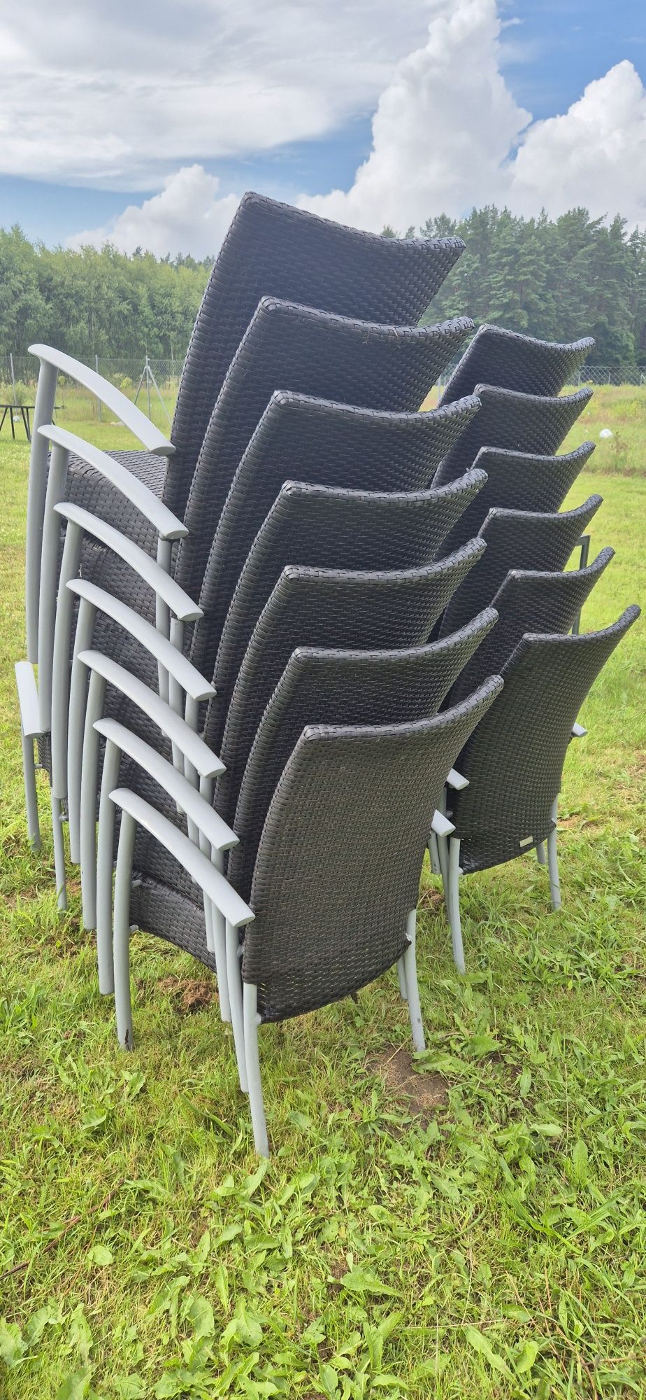 Krzesła aluminiowe sztaplowane