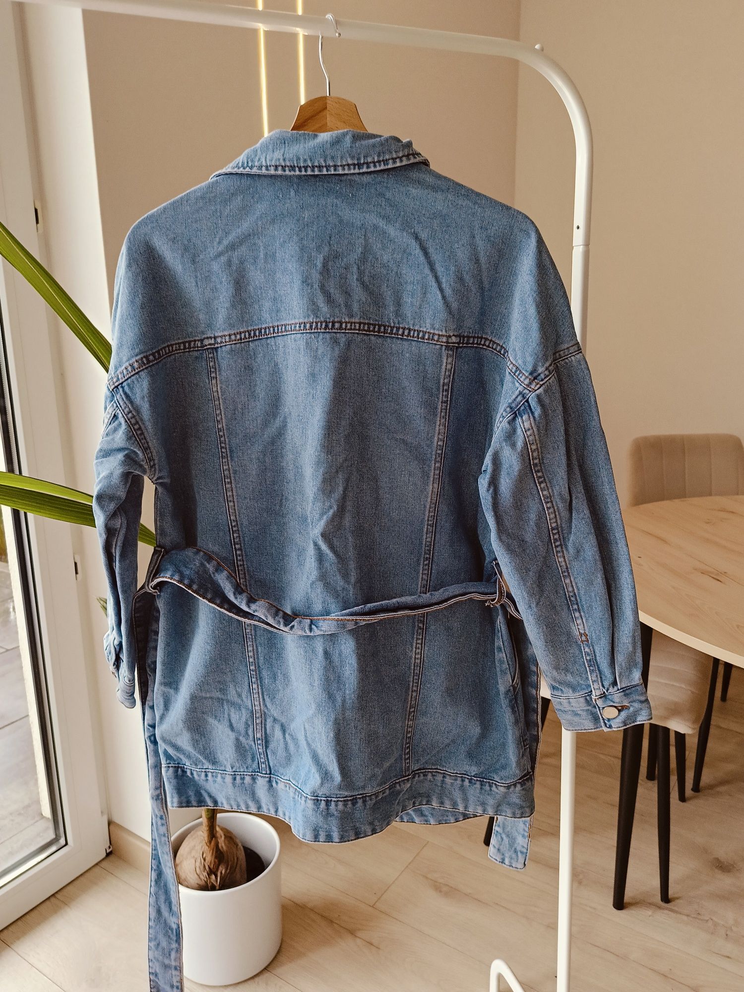 Długa katana jeansowa damska XS S oversize wiązana w talii niebieska