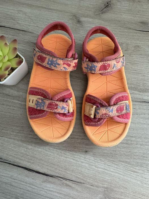 Босоніжки Clarks