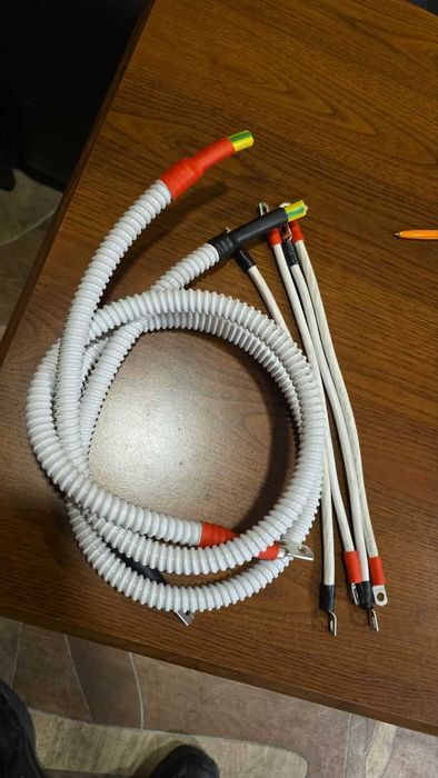 Силовий кабель 16-35мм2 для підкючення АКБ з опрес. кінцями в гофрі