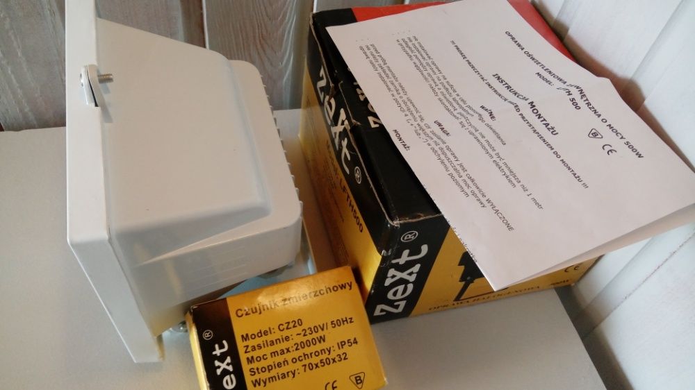 Oprawa Halogenowa ZEXT 500 W z czujnikiem zmierzchowym