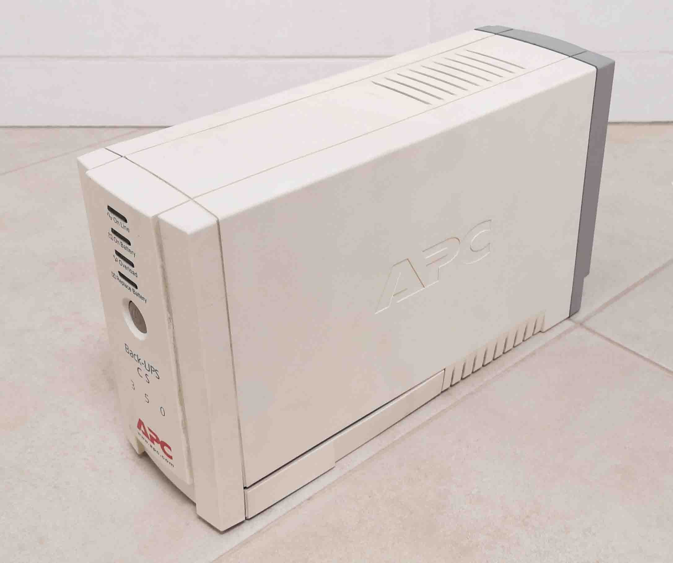 UPS APC Back-UPS CS 350 (para arranjo ou peças)