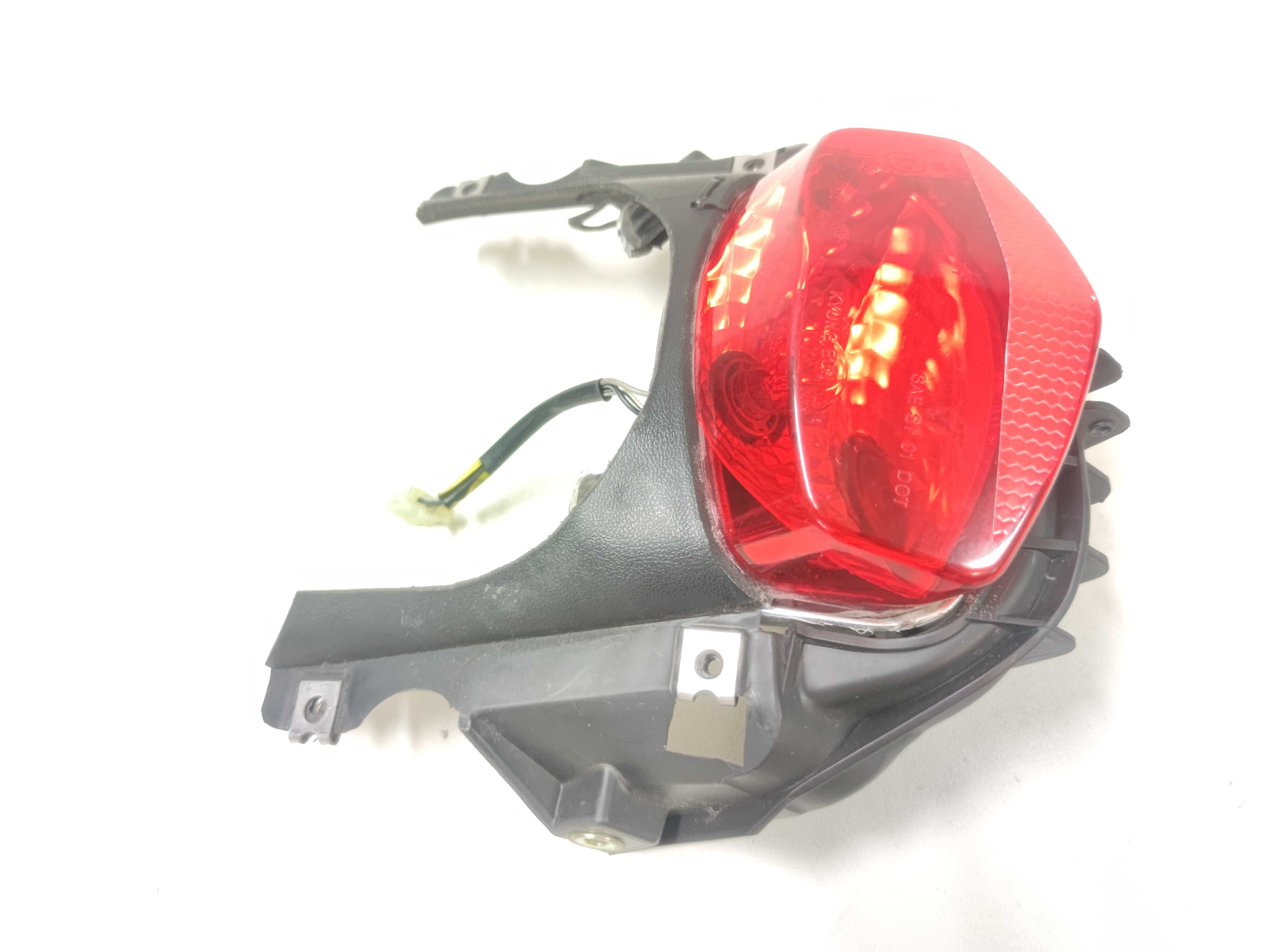 HYOSUNG GT 650 / 125 GT Lampa Tylna Tył Mocowanie