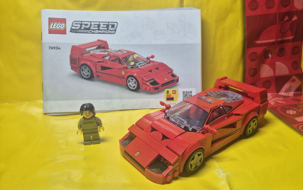 Конструктор лего Суперкар Ferrari F40 стан новий , опис !
