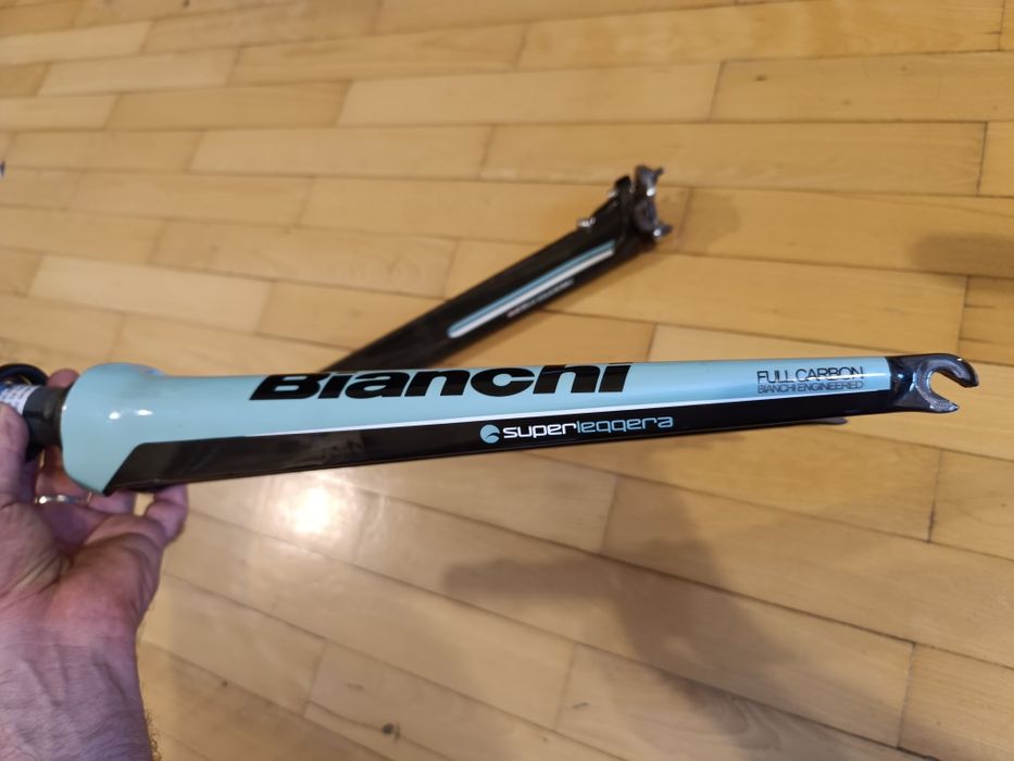 Карбоновая Вилка Bianchi OltreXR2/ подсидельный штырь Bianchi OltreXR3