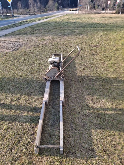 Listwa łata wibracyjna dwóprofilowa regulowana