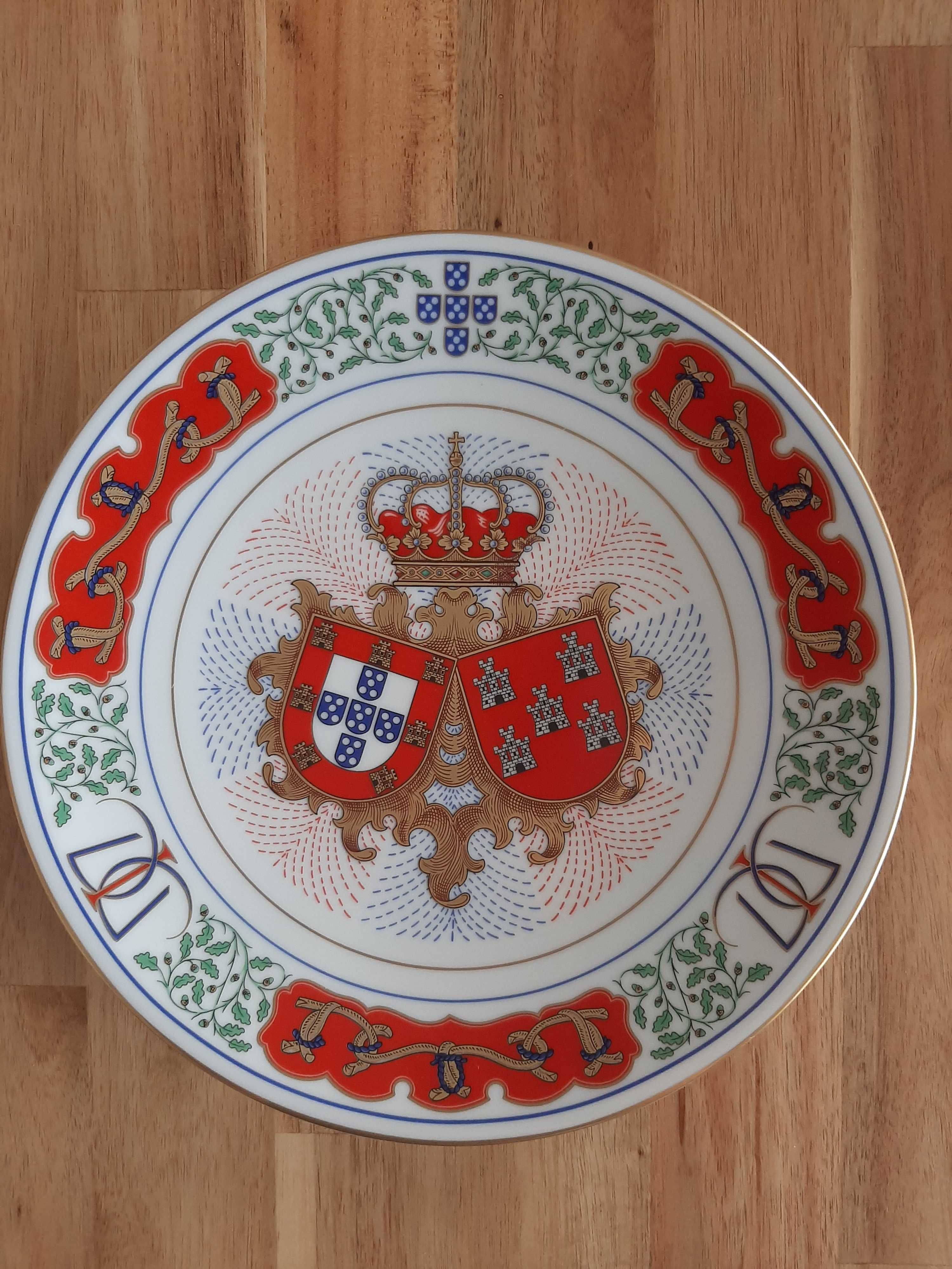 Prato decorativo de porcelana - Duques de Bragança Coleção Philae