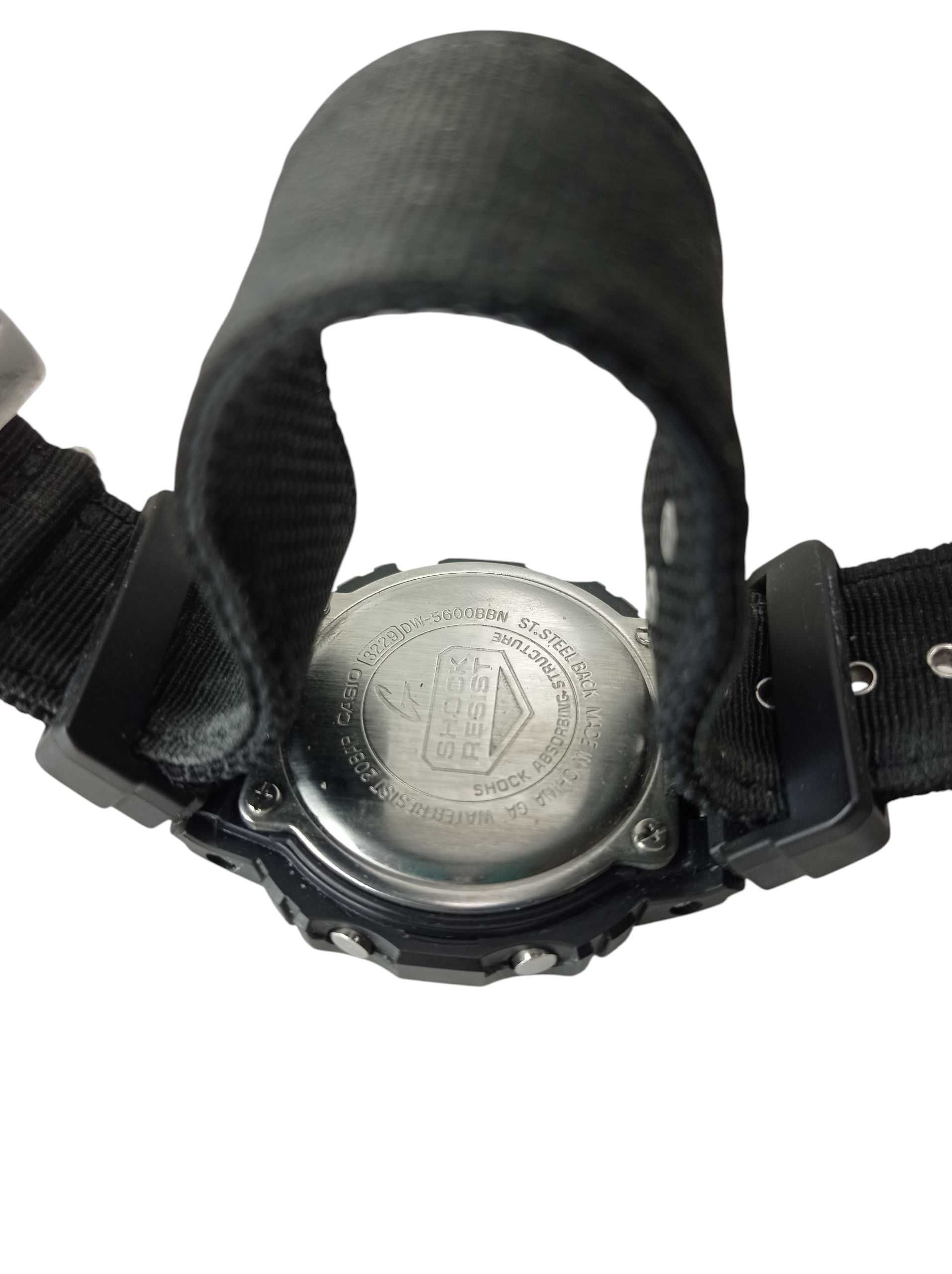 Zegarek Casio G-schock MĘSKI DW-5600UBB-1ER na pasku