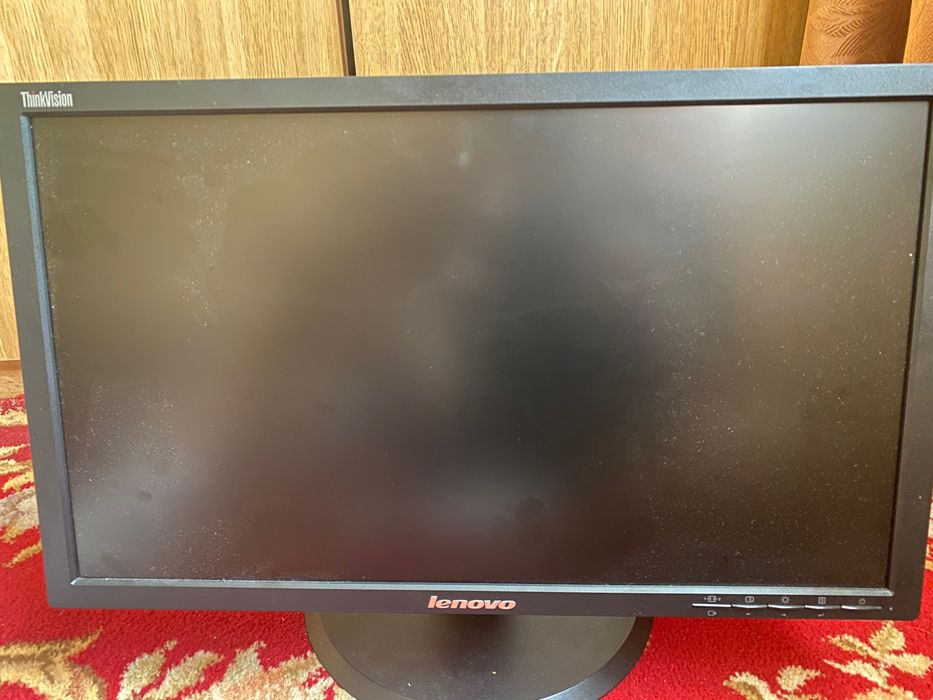 Monitor Lenovo FullHD