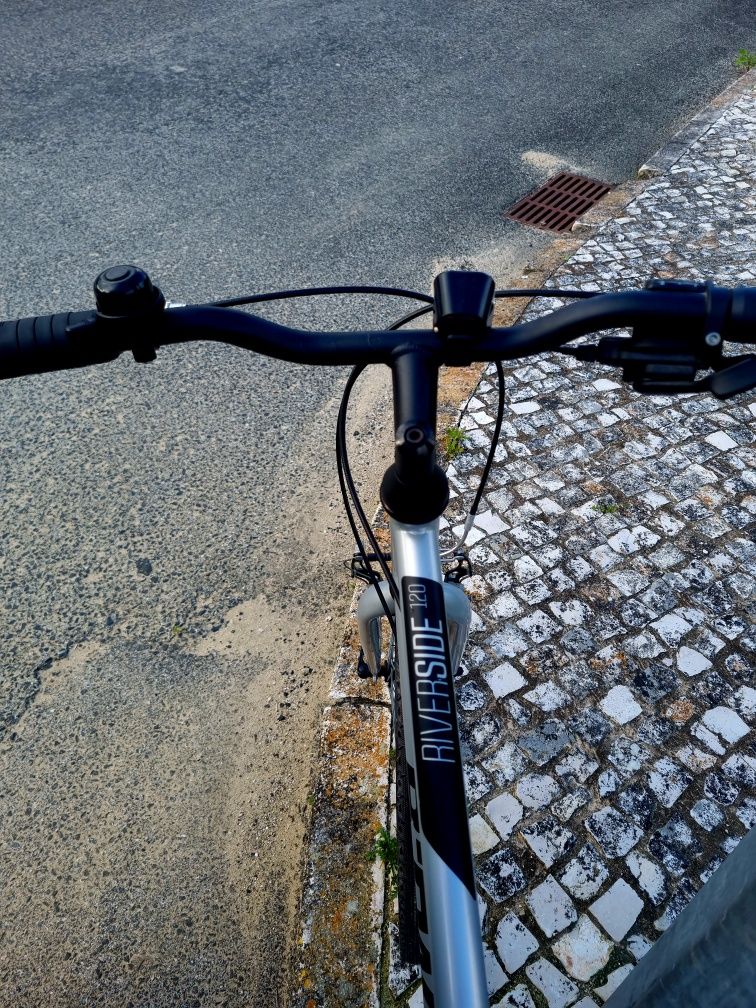 Bicicleta B'TWIN RIVERSIDE 120 Como nova apenas 6 meses de uso