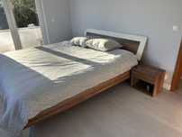 Cama 1m80 x 2m com 2 mesinhas de cabeceira (sem estrado)