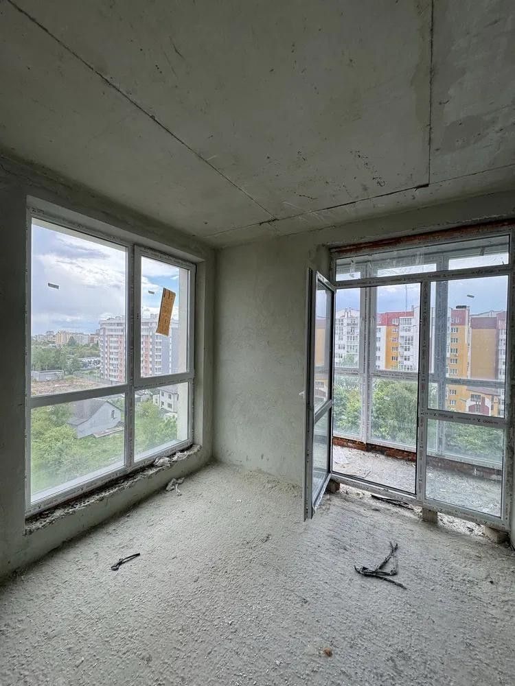 Продаж 2 кімнат 69 м2 вул. Зелена ЖК Яскравий сихів + Комірка
