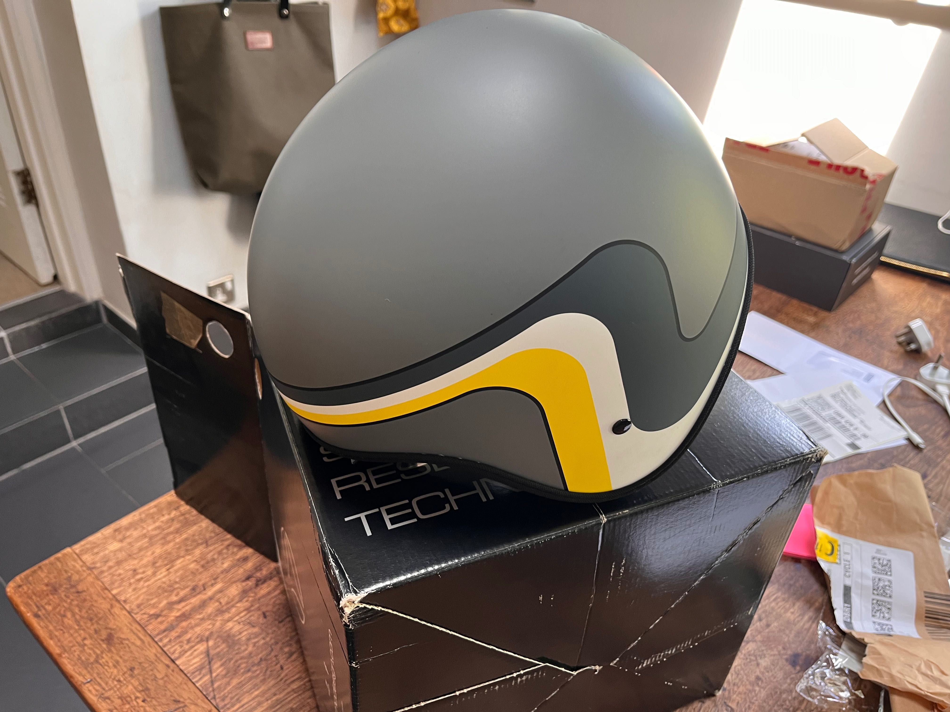 Capacete Momo Design para moto