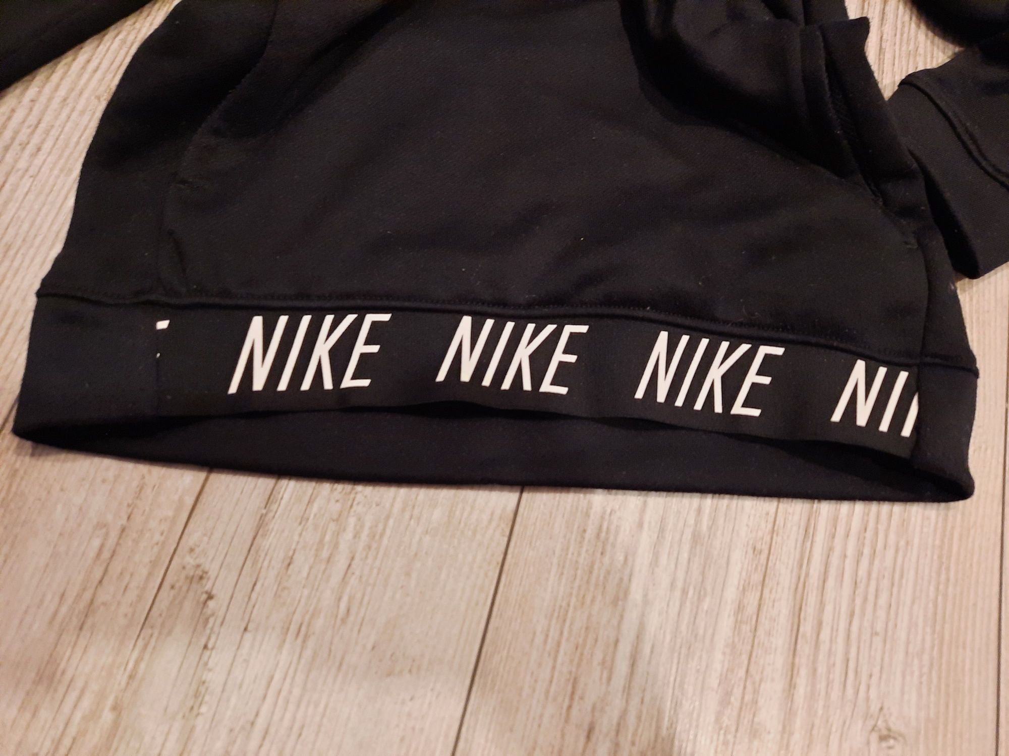 J.nowa bluza Nike unisex r.128-137cm