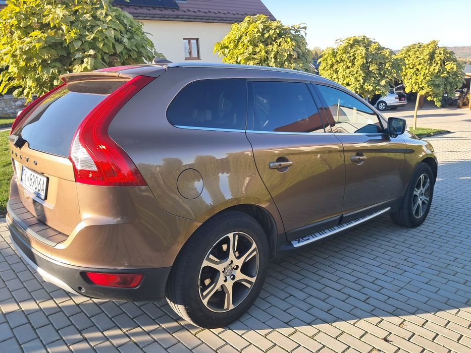 VOLVO XC 60 2.0 5D AWD SUMMUM 2010