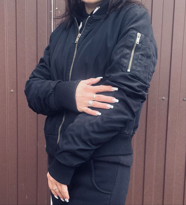 Розпродаж курточок