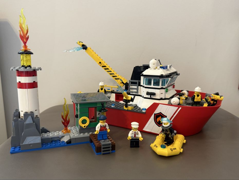 Lego łódź strażacka 60109