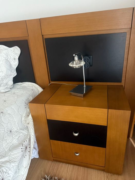 Quarto de casal completo - em muito bom estado e robusto